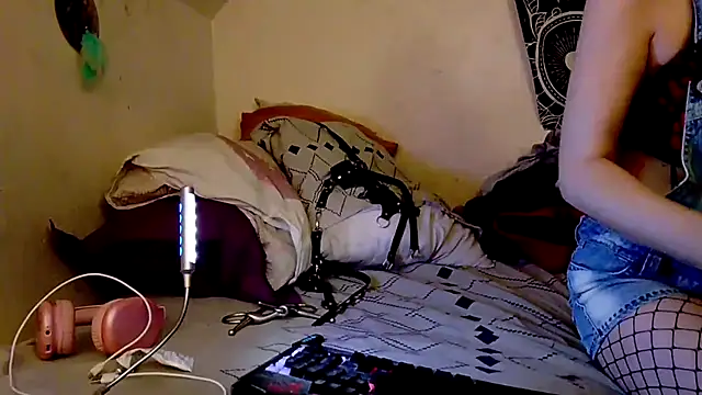 TwoSEXaddicts online show from 05-06-26, 01:48