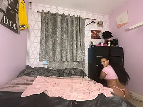 RavenNoirr online show from 03-12-26, 06:01