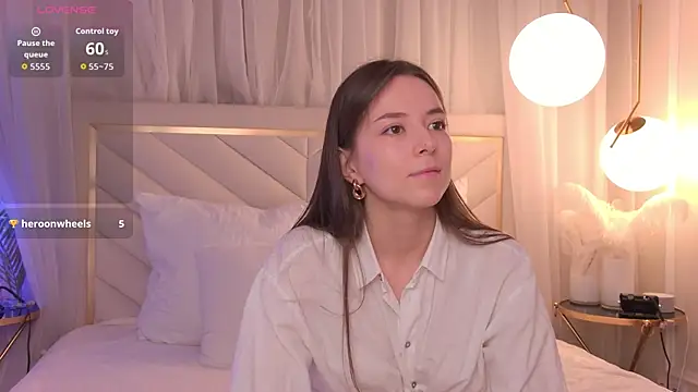 Snapshot of AlisseMoore chatting on 02-14-26, 06:46 AlisseMoore online show from 02-14-26, 06:46