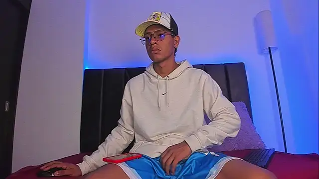 Snapshot of StellayDrake chatting on 02-11-26, 02:17 StellayDrake online show from 02-11-26, 02:17