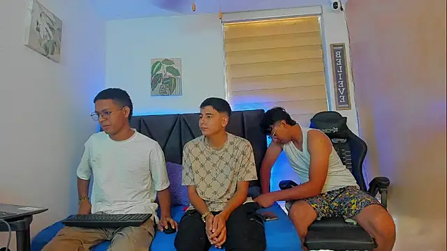 Snapshot of StellayDrake chatting on 02-26-26, 01:33 StellayDrake online show from 02-26-26, 01:33