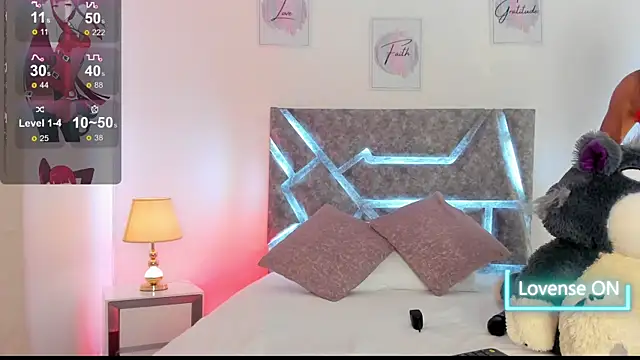 emilycat777  online show from 04-09-26, 04:36