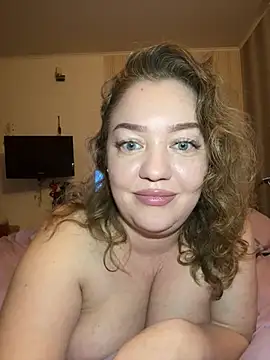 Snapshot of BBBWOOW chatting on 04-13-26, 11:09 BBBWOOW online show from 04-13-26, 11:09