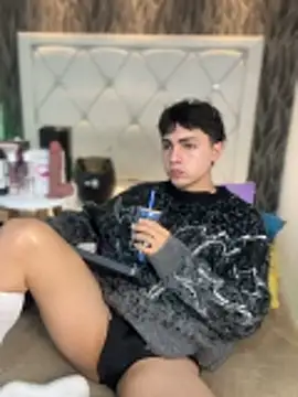 Samu Hott online show from 04-07-26, 08:21