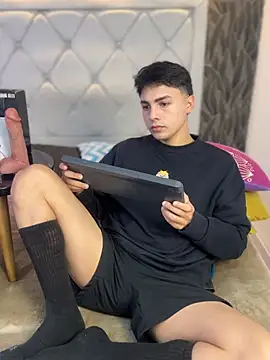 Samu Hott online show from 03-07-26, 08:14