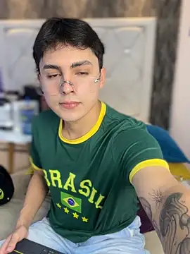 Samu Hott online show from 04-06-26, 08:21