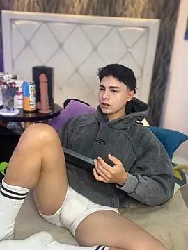 Samu Hott online show from 03-26-26, 08:18