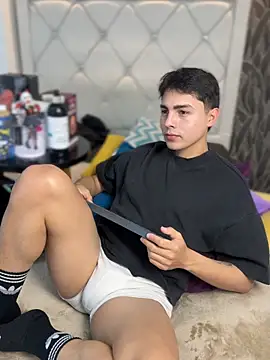 Samu Hott online show from 03-05-26, 08:38