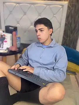 Samu Hott online show from 03-04-26, 08:27