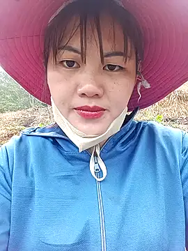 Snapshot of Anna_516 chatting on 03-01-26, 01:49 Anna 516 online show from 03-01-26, 01:49