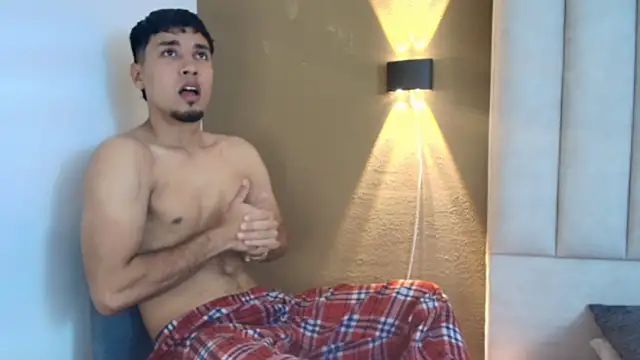 Noah Smith01 online show from 04-10-26, 06:59