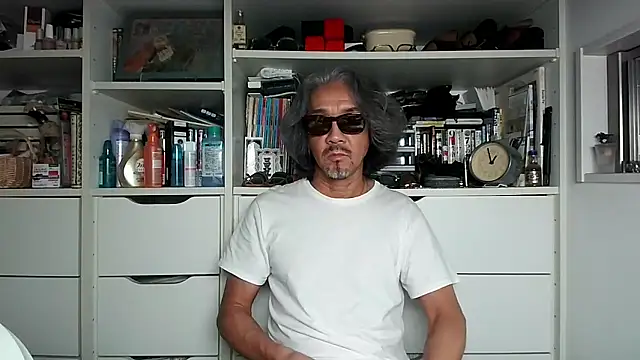 Snapshot of MtaS1 chatting on 06-21-26, 03:51 MtaS1 online show from 06-21-26, 03:51