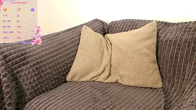 Snapshot of CharlotteMeNow chatting on 02-08-26, 08:28 CharlotteMeNow online show from 02-08-26, 08:28