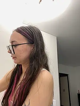 Snapshot of OliviaMorgan_ chatting on 05-28-26, 11:49 OliviaMorgan online show from 05-28-26, 11:49