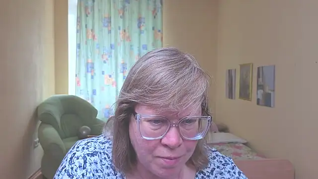 Snapshot of Emma_Eclipsee chatting on 05-10-26, 11:25 Emma Eclipsee online show from 05-10-26, 11:25