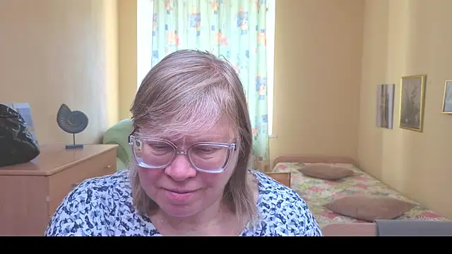 Emma Eclipsee online show from 02-17-26, 08:00