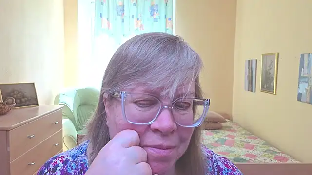 Emma Eclipsee online show from 03-29-26, 10:50