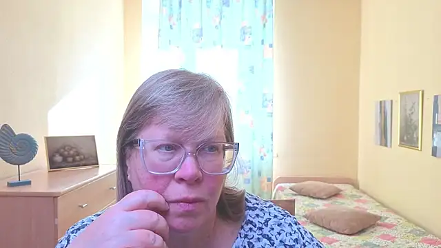 Emma Eclipsee online show from 02-27-26, 10:48