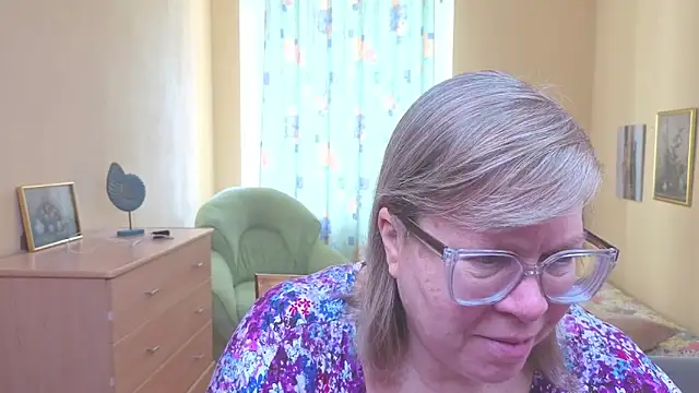 Emma Eclipsee online show from 02-10-26, 07:29