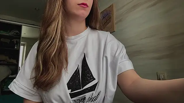 Snapshot of Shanika_wey chatting on 02-08-26, 07:06 Shanika wey online show from 02-08-26, 07:06