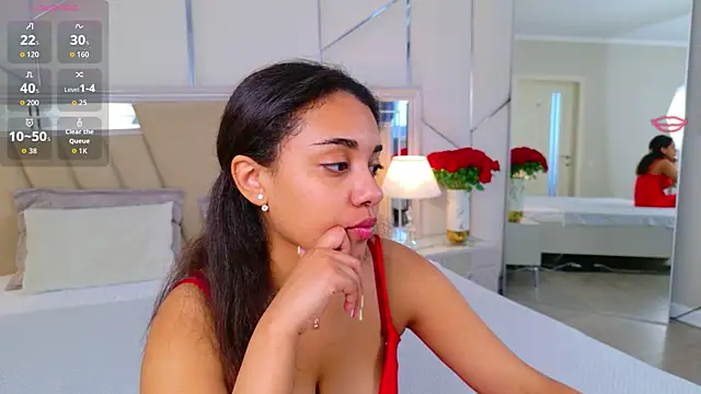 Luna Cortier online show from 06-19-26, 05:24