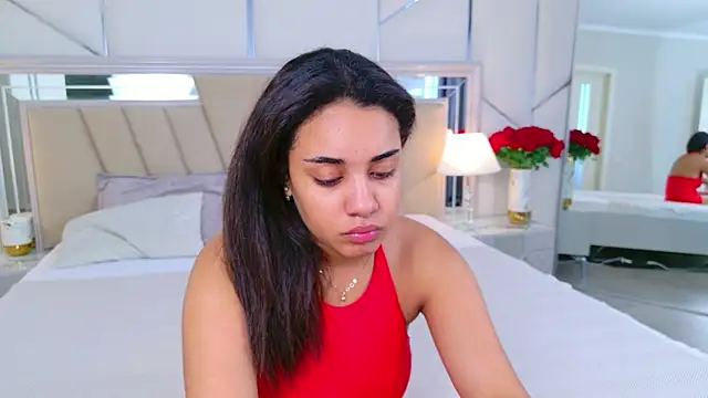 Luna Cortier online show from 06-10-26, 05:19