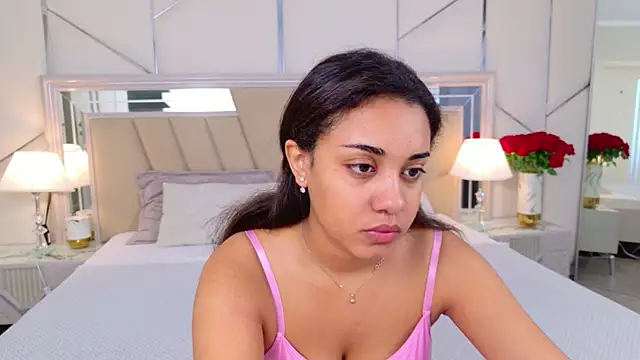 Luna Cortier online show from 06-22-26, 05:15