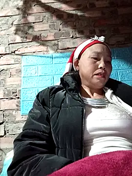 Snapshot of lena-cute chatting on 02-19-26, 06:49 lena-cute online show from 02-19-26, 06:49