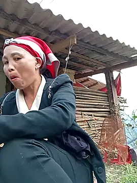 Snapshot of lena-cute chatting on 02-14-26, 10:04 lena-cute online show from 02-14-26, 10:04