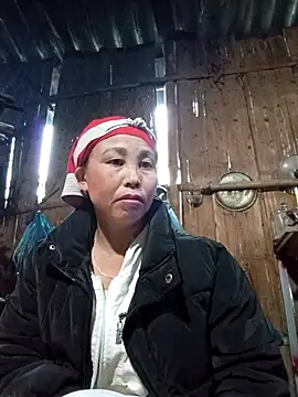 Snapshot of lena-cute chatting on 02-21-26, 12:12 lena-cute online show from 02-21-26, 12:12