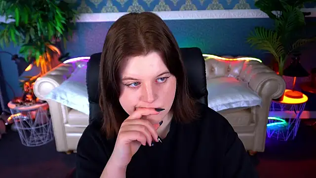 KristiFoxy online show from 04-13-26, 05:33