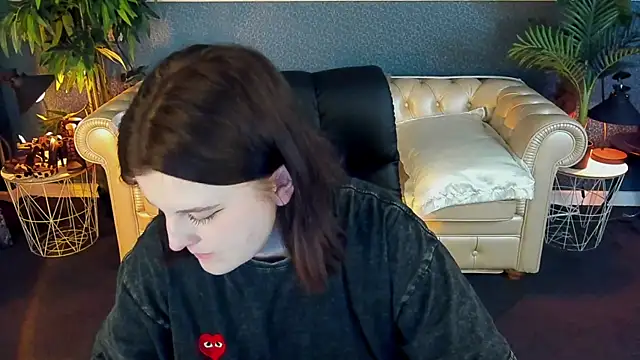 KristiFoxy online show from 05-11-26, 06:49