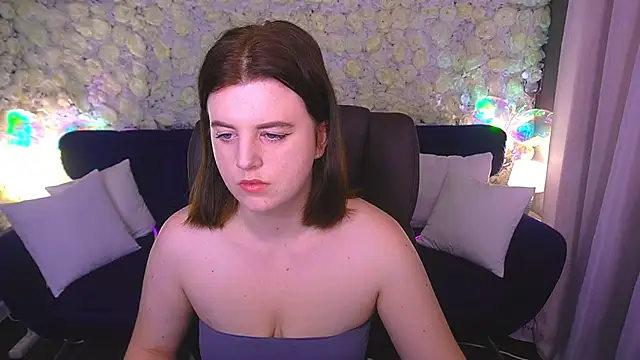 Snapshot of KristiFoxy chatting on 06-11-26, 04:53 KristiFoxy online show from 06-11-26, 04:53