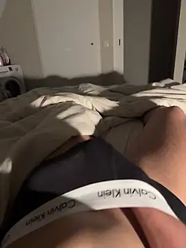 Snapshot of Robertocavall chatting on 02-17-26, 08:39 Robertocavall online show from 02-17-26, 08:39