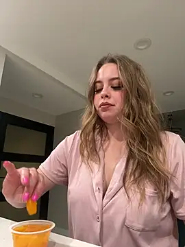 Snapshot of xxlivecouple chatting on 02-15-26, 02:23 xxlivecouple online show from 02-15-26, 02:23