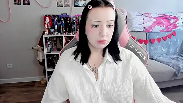 MollysLand online show from 03-04-26, 08:33