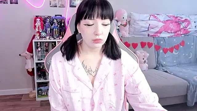 Snapshot of MollysLand chatting on 02-26-26, 08:36 MollysLand online show from 02-26-26, 08:36