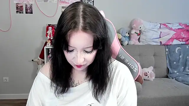 MollysLand online show from 04-13-26, 09:35