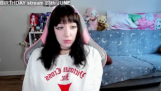 MollysLand online show from 06-16-26, 08:58