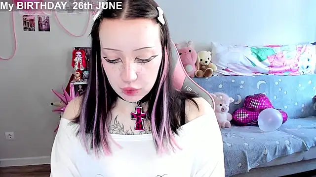 MollysLand online show from 06-25-26, 08:41
