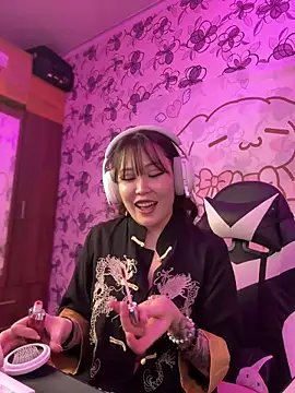 YukiiTYAN online show from 03-18-26, 01:46