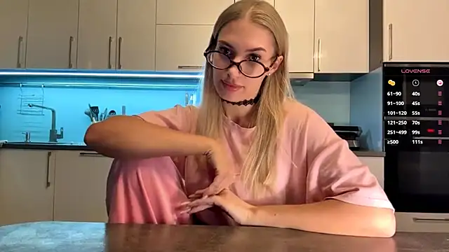 SoftnessMila online show from 04-11-26, 04:32