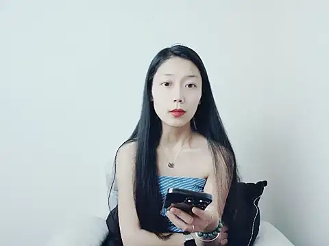 Snapshot of HUIZI8 chatting on 02-11-26, 11:21 HUIZI8 online show from 02-11-26, 11:21