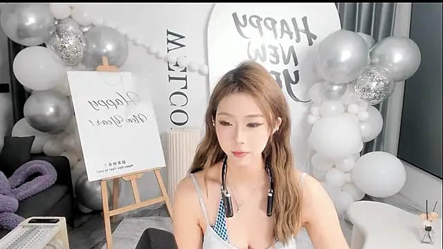 hotgirl0111 online show from 02-12-26, 10:48