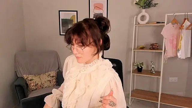 Snapshot of Stefani_Rouds chatting on 02-11-26, 10:15 Stefani Rouds online show from 02-11-26, 10:15