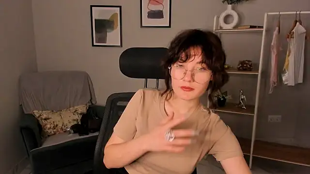 Snapshot of Stefani_Rouds chatting on 02-10-26, 12:04 Stefani Rouds online show from 02-10-26, 12:04