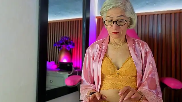 miss monserrate01 online show from 03-28-26, 01:12