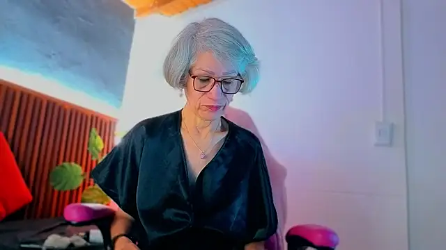 miss monserrate01 online show from 02-05-26, 12:34