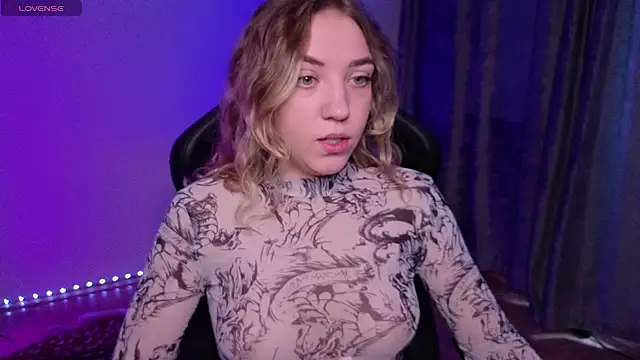 Snapshot of alice_charm_ chatting on 02-23-26, 04:47 alice charm online show from 02-23-26, 04:47