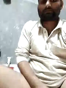 Snapshot of sos-boy chatting on 02-18-26, 07:10 sos-boy online show from 02-18-26, 07:10